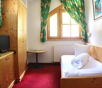 Single Room with Mountain View