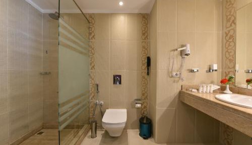 Double or Twin Room with Partial Sea View
