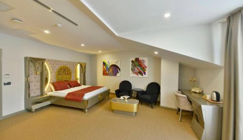 Deluxe King Room