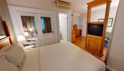 Queen Suite