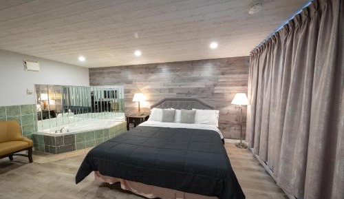 Honeymoon Suite