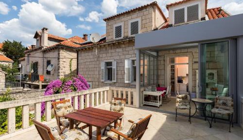One-Bedroom Apartment with Terrace