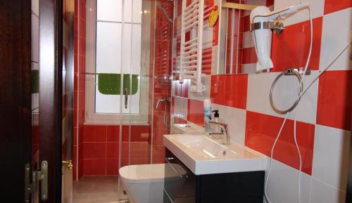 Twin Room with Shared Bathroom