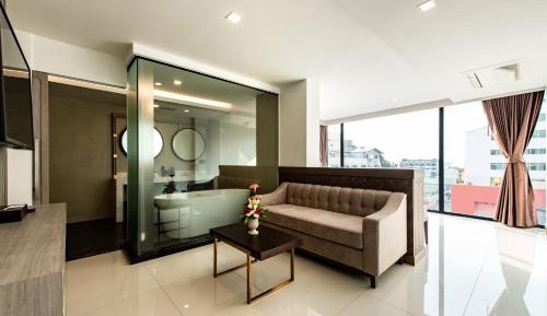 Queen Room with Garden View