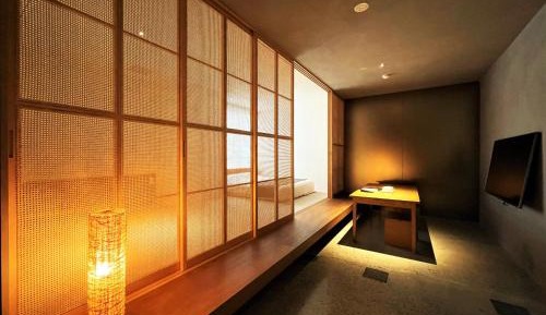 Deluxe Suite with Spa Bath