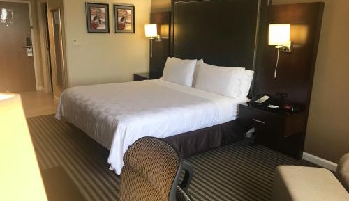 King Room - Hearing Accessible