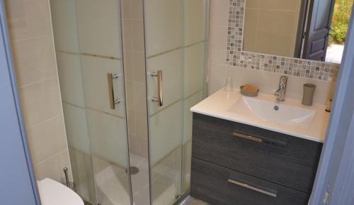 Deluxe One-Bedroom Apartment with Garden View