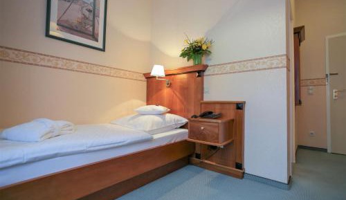 Economy Single Room