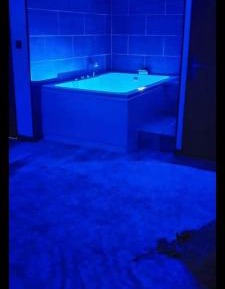 Suite with Hot Tub