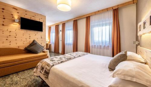 Triple Room with Mountain View
