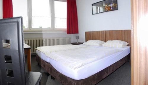 Twin Room with Shower