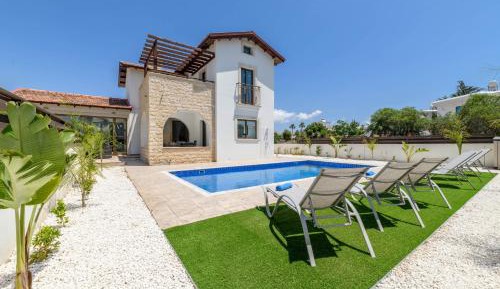Kymma #12 – Three-Bedroom Villa with Private Pool