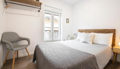 Single Room with Private Bathroom