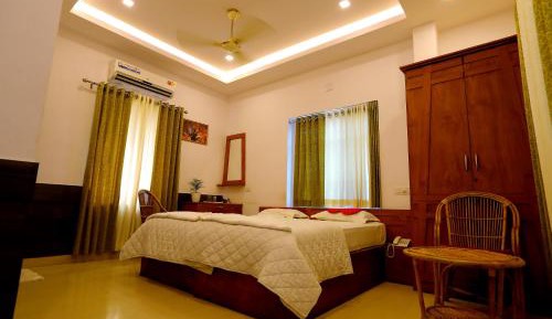 Deluxe Double Room (2 Adults + 1 Child)