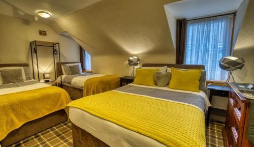 Deluxe Family Room