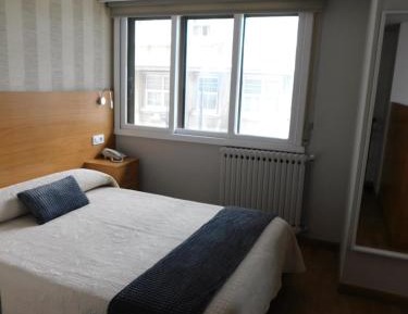 Deluxe Double Room (2 Adults + 1 Child)