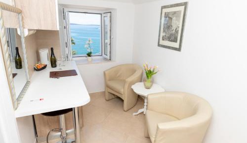 Deluxe Suite with Sea View