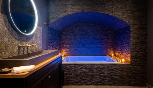 Double Room with Spa Bath