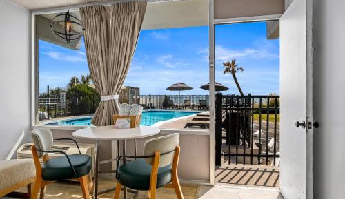 Double Room with Pool View