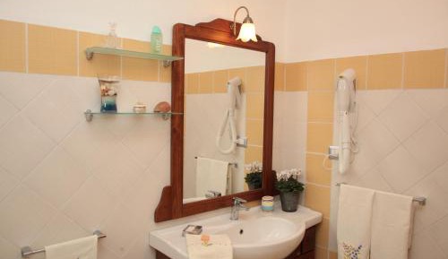 Two Bedroom Apartment ( 4 adults)