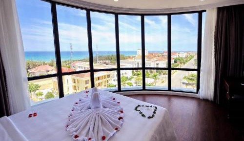 Queen Suite with Sea View