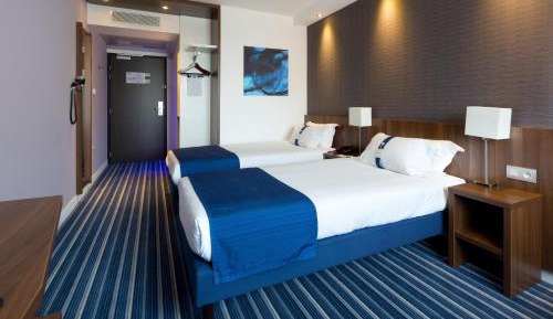 Standard Twin Room - Accessible - Free Breakfast