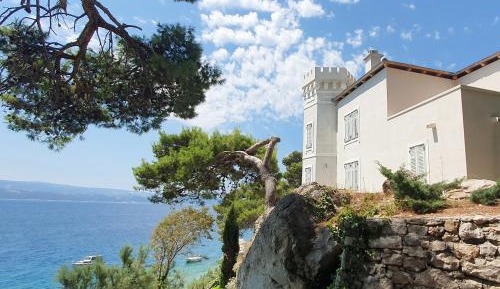 Villa - Beach Front