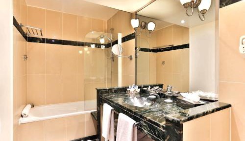 Two-Bedroom Deluxe Suite with Patio View