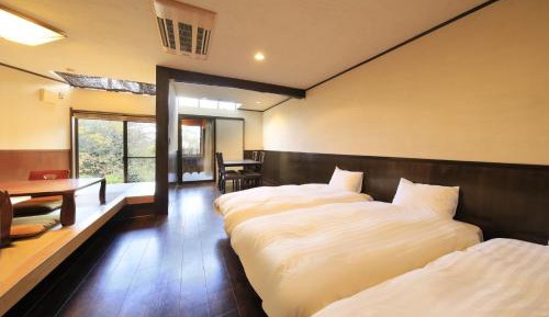 Triple Room with Balcony