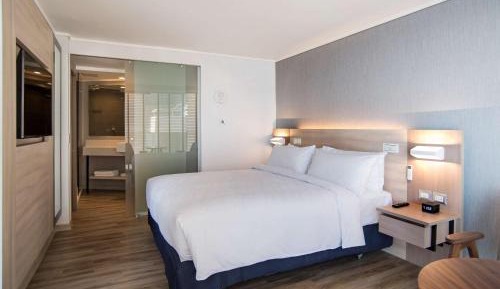 Superior Studio with King Bed and City view