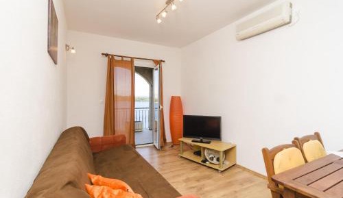 One-Bedroom Apartment with Sea View