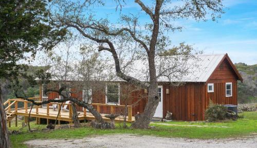 One-Bedroom Holiday Home