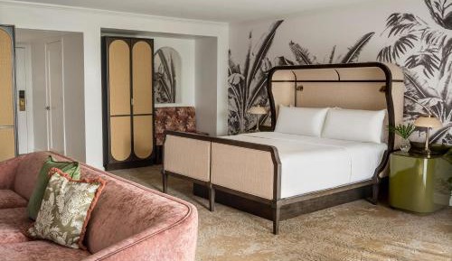 King or Two Double Junior Suite with Resort View