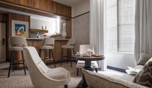 One-Bedroom Apartment Club