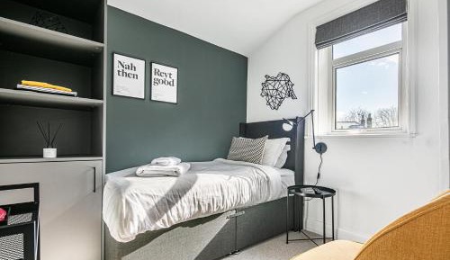 Single Room with Private Bathroom