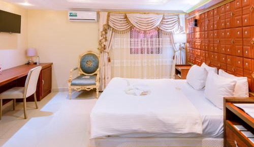 Deluxe King Room