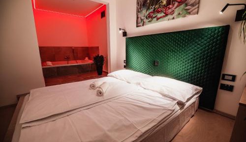 Deluxe Double Room with Bath