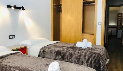 Twin Room with Shared Bathroom