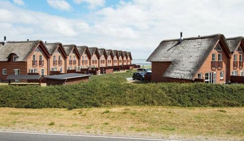 Three-Bedroom Holiday Home 