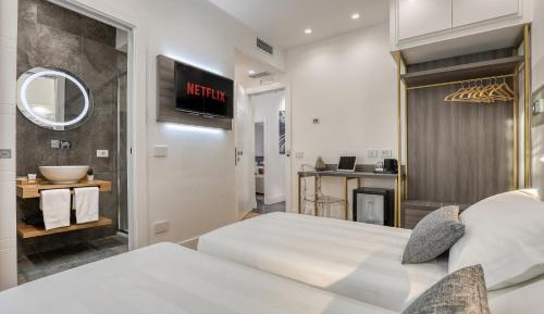 Twin Room with Private Bathroom