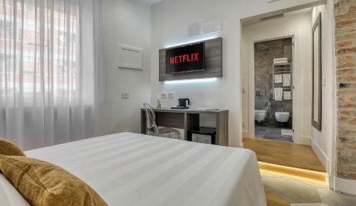 Double Room with Private Bathroom