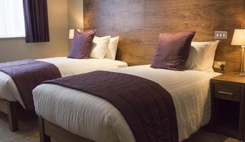 Twin Room with Private Bathroom