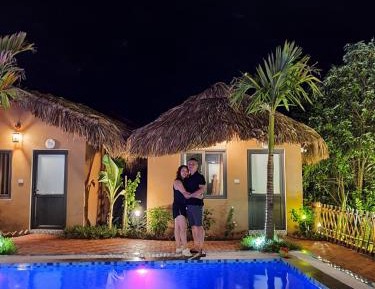 Queen Room with Pool View