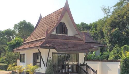Villa with Garden View