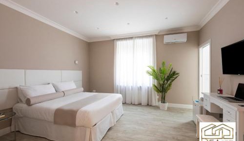 King Room with Spa Bath