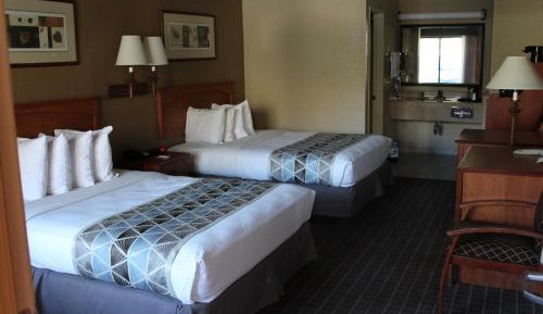 Queen Room with Two Queen Beds - Non Smoking