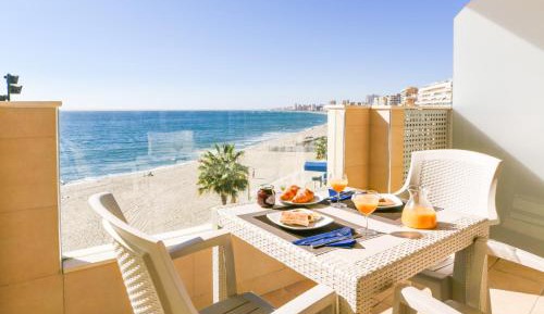 One-Bedroom Apartment with Frontal Sea View