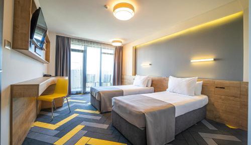 Twin Room with Balcony (2 Adults + 1 Child) - Free Mini-bar & Parking