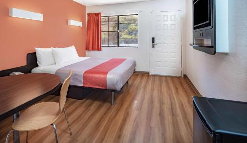 Double Room - Disability Access - Roll In Shower