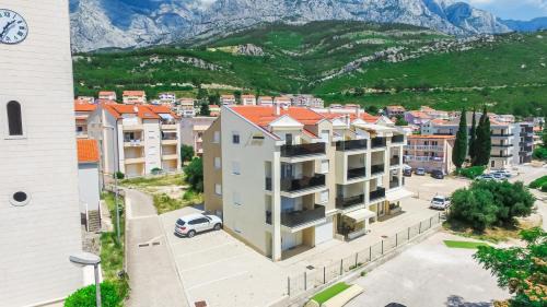 One Bedroom Apartment with Sea View